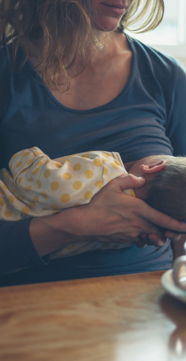 Is caffeinated food allowed during breastfeeding?