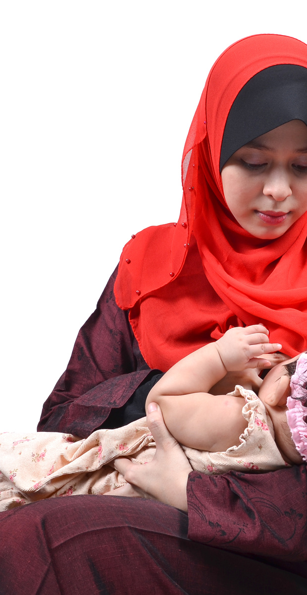 What dietary recommendations are there for breastfeeding mothers?